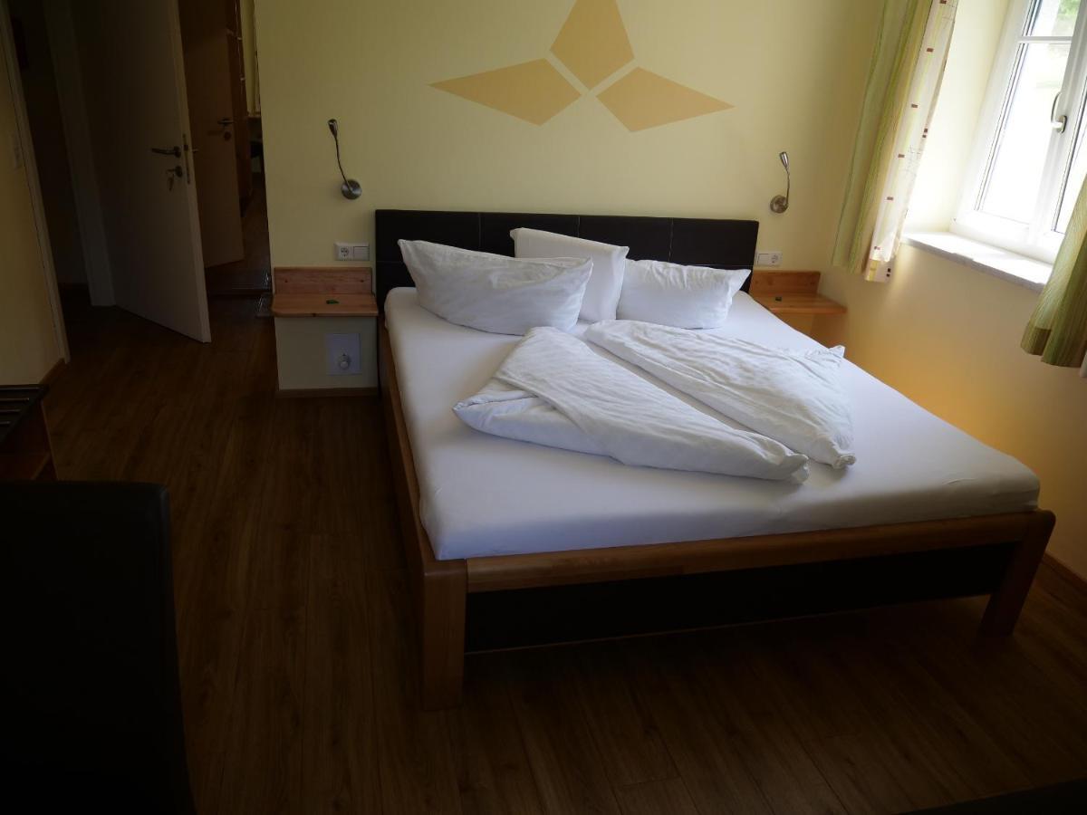 Lugerfarm Hotel Melk Eksteriør billede